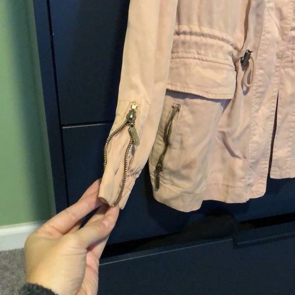 Lightweight Jacket - Picture 3 of 3